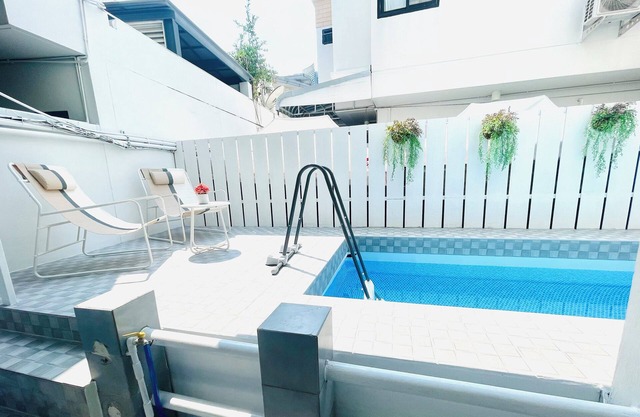 Private Pool Villa Sukhumvit 26 Near BTS Phrom Phong and EmSphere