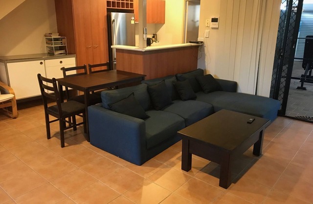 Private Townhouse: Close to Parks,Shops,Transport