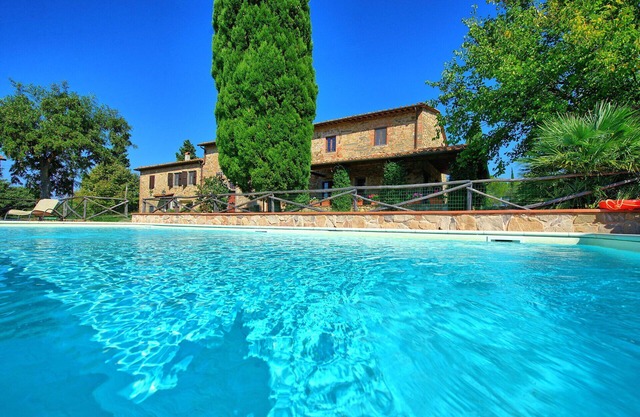 Private Villa with private pool, WIFI, TV, patio, panoramic view, parking, close to Florence