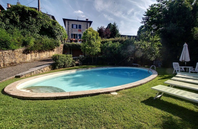 Private Villa with WIFI, private pool, TV, panoramic view, parking, close to Greve In Chianti