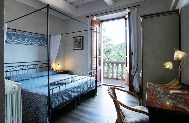 Private villa in Chianti with swimming pool surrounded by nature