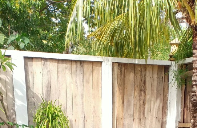 Private villa 3 bed rooms, swimming pool and big garden,