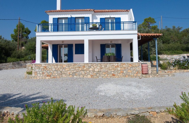 Private villa, 4 bed s , stunning views , gardens , rural quiet location