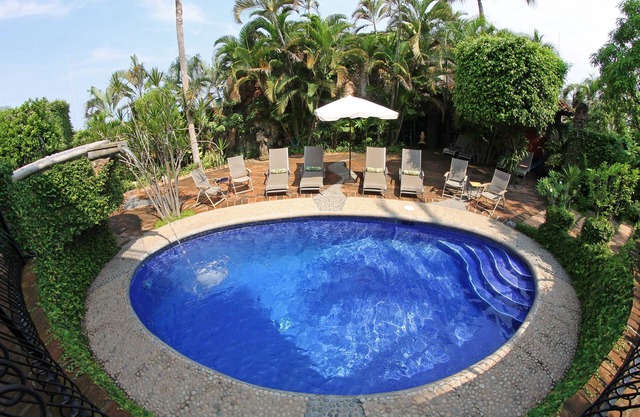 Private Villa Downtown PV, 3 blocks to Beach, Private Pool, 360 rooftop views.