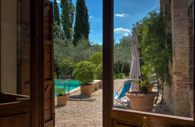 Private Villa in Umbria near Historic Montefalco w Free Wifi & Summer Pool