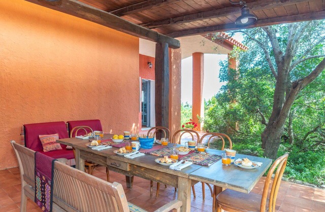 Private Villa with WIFI, A/C, private pool, TV, terrace, pets allowed, panoramic view, parking