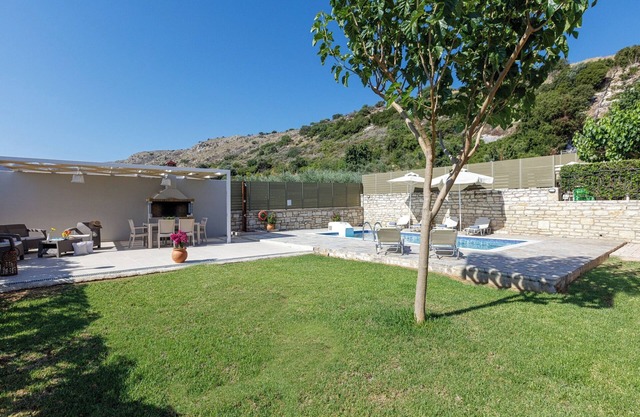 Private villa w/Pool, Kids Area, BBQ, Ping Pong Table, suitable for families