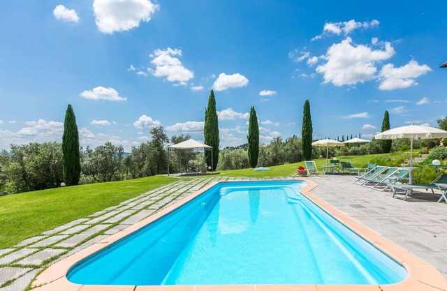 Private Villa with private pool, WIFI, A/C, TV, terrace, pets allowed, panoramic view, parking