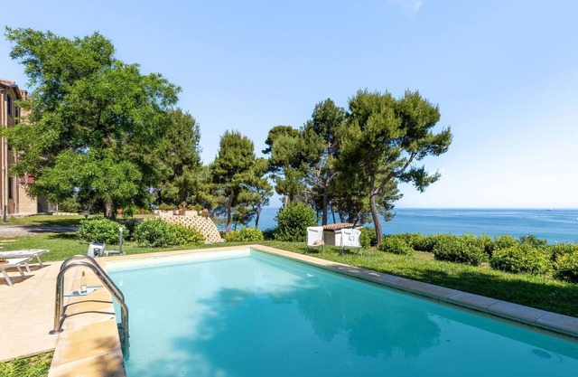 Private Villa with A/C, WIFI, private pool, TV, terrace, pets allowed, panoramic view, parking