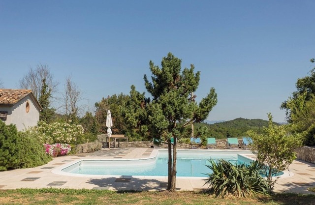 Private villa with dreamy views and large pool. Sleeps 8. Fast Wifi