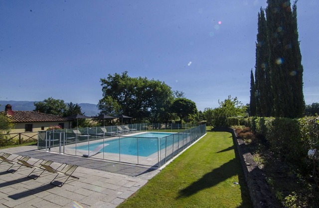 Private Villa with WIFI, hot tub, A/C, private pool, TV, pets allowed, panoramic view, parking