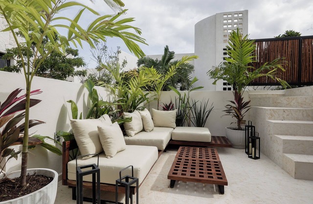 Private villa with jacuzzi-terrace-pool