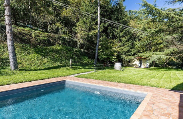 Private Villa with private pool, WIFI, TV, patio, panoramic view, parking, close to Greve In Chianti