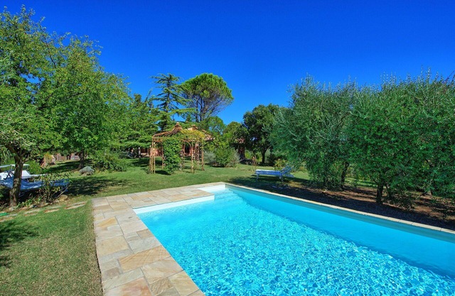 Private Villa with private pool, WIFI, TV, patio, panoramic view, parking, close to San Gimignano