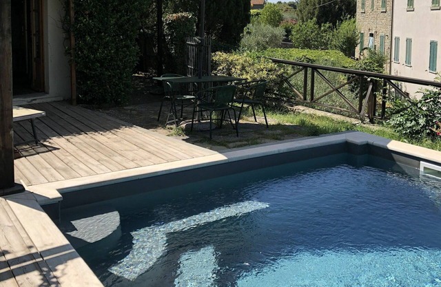 Private Villa with private pool, WIFI, A/C, TV, patio, panoramic view, parking, close to Cortona