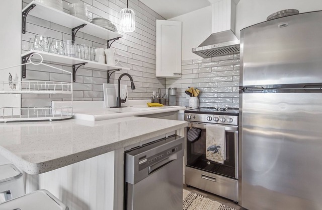 Private - Waterfront Cottage - Panama City, FL
