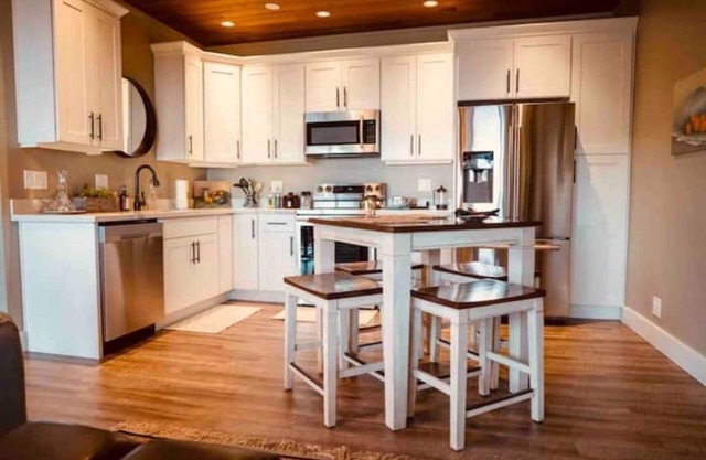 Private Waterfront View Studio