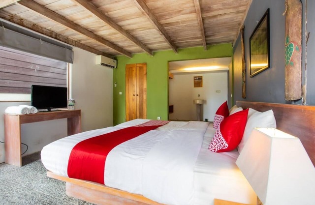 Private wooden cabin, classic Balinese style in Nusa Dua