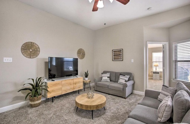 Private Yard and Grill Greenville Vacation Rental