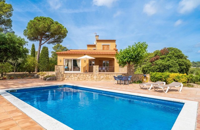 Privilege in Tamariu with private pool