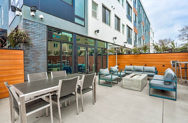Professional 1BR Apartment I Free Parking I Pool