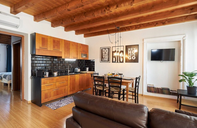Professor's Nest 8