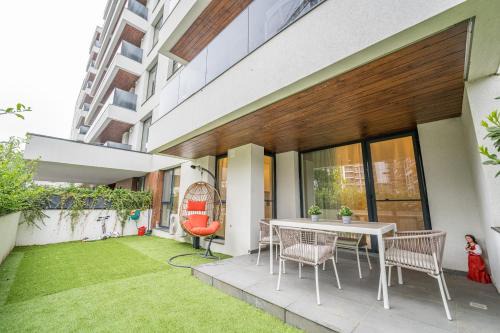 Promenada Puzi Place