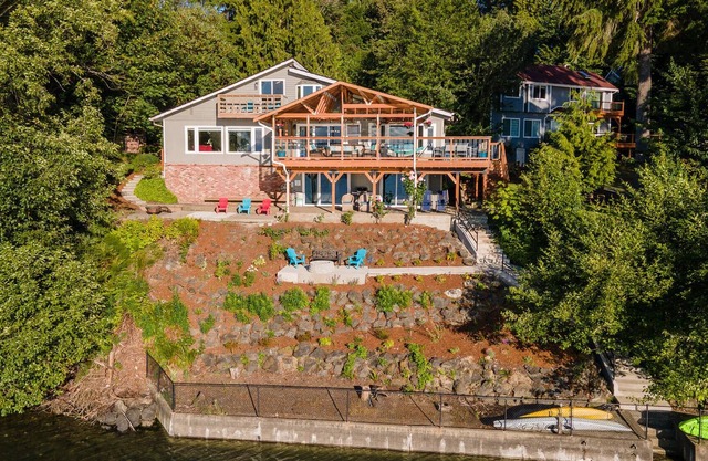 PROMO 5% WEEKLY/30% MONTHLY DISCOUNT Luxury Serene Inlet WATERFRONT BeachHouse