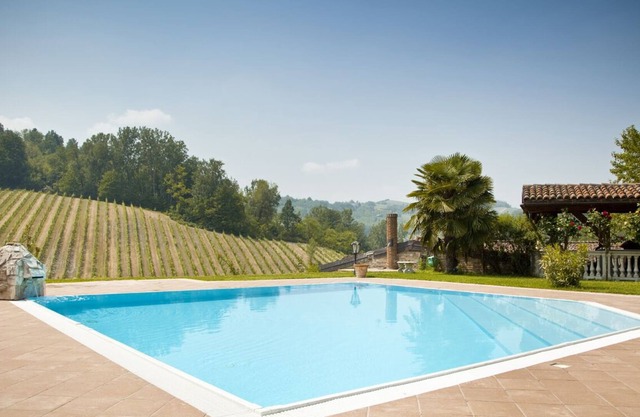 Property among vineyards with swimming pool, stunning view
