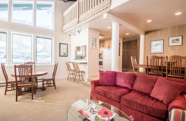 Prospector Condo 171 - Moutain escape with Pool, Hot Tub, & Tennis Court