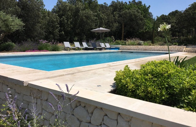 Provencal cottage with pool for 4 people, 2 steps from Saint-Rémy-de-Provence