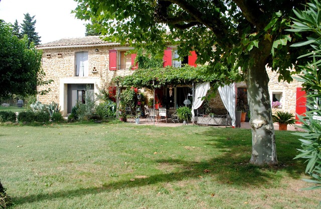 Provencal farmhouse with swimming pool Rental