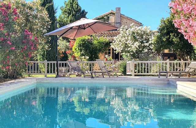 Provencal farmhouse with character at the foot of the Dentelles de Montmirail