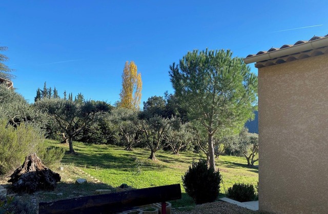 Provencal House and Spa 4 people outdoor.100M2 and 2000m2 Garden