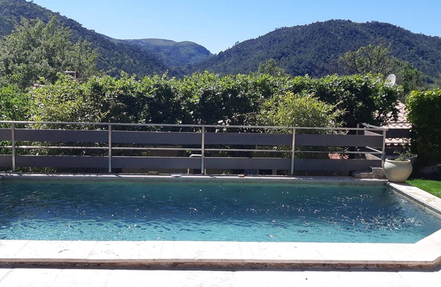 Provencal villa in a quiet location overlooking the Massif de la Sainte Baume private pool