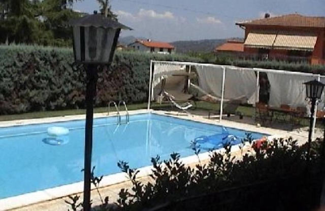 PROVENCAL VILLA BETWEEN UMBRIA AND TUSCANY WITH PRIVATE POOL AND GARDEN