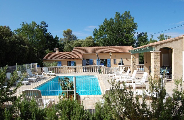 Provencal villa + stone bungalow with quiet enclosed patio and private pool