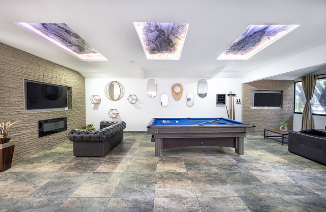 Provenza Apartment 5-bedroom apartment with Jacuzzi!, AC in all bedrooms