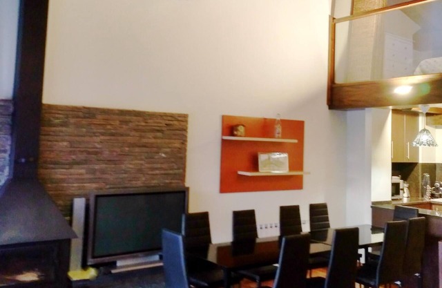 PRULLANS I - Three Bedroom Apartment, Sleeps 9