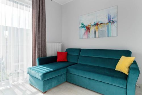 Przestronny Apartament z Balkonem i Parkingiem Blisko Morza by Noclegi Renters