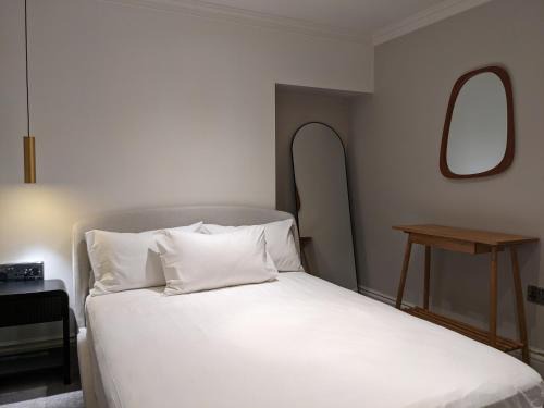 PS Marylebone 8