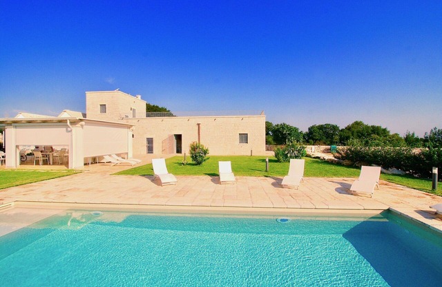 PUGLIA BELLA - Five Bedroom Villa, Sleeps 11