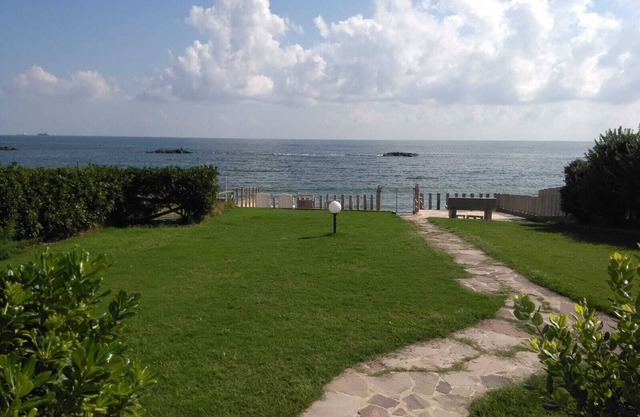 PULA MARE VILLA with Private Access Lvl the sea.