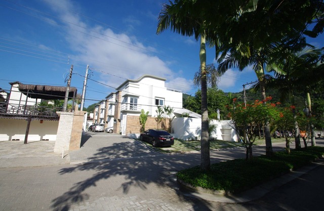 Pure whim ! Great house close to the beach! Free wifi! Payment 12 X card