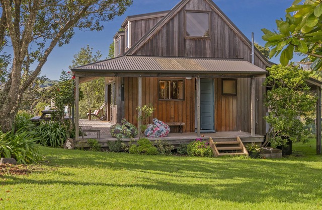 Puriri Cottage - Kuaotunu Holiday Home