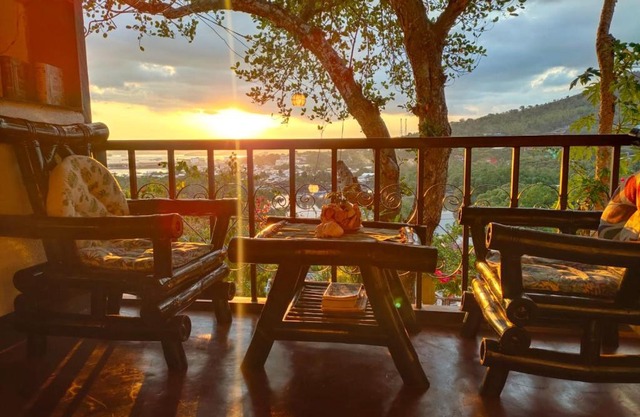 Purple Homestay Hillside