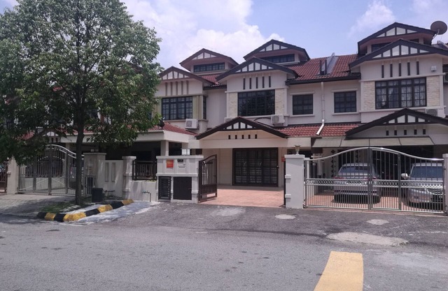 Puteri 6 Homestay Puchong