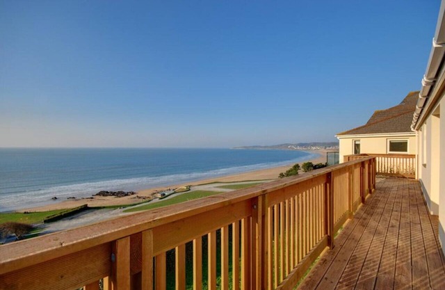 Putsborough Cottage - Three Bedroom House, Sleeps 6