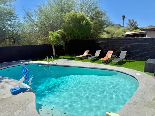 Putt & Pool Paradise