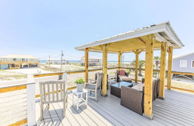 PVT. Beach Access+Entire House+Gulf Views